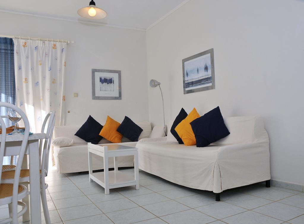Villa Fleria Seaside Studios & Apts Gerani  Room photo